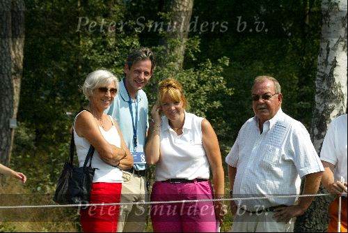 Zondag 8 Augustus 2004
Dutch KLM Open 2004 Golf
Hilversumsche golfclub
Abe Jan Ter beek met zijn vader Relus ter Beek en gezin