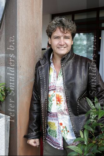 Loosdrecht 31 augustus 2004
Persconferentie Gerard Joling bij Restaurant Zin.
Rene Froger
Peter Smulders bv