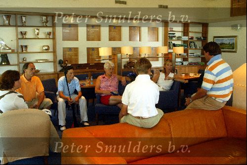 Lage Vuursche 9 Augustus 2004
Robert Jan Derksen met 3 prijswinnaars van TaylorMade
Georganiseerd door Golfers Magazine