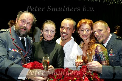 Den Haag 30 augustus 2004
Premiere Passion in schouwburg Den Haag.
Stanley Burlesson   Vera Mann en Pia Douwes   en Bert Simhoffer