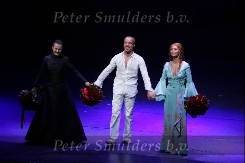 Den Haag 30 augustus 2004
Premiere Passion in schouwburg Den Haag.
Stanley Burlesson   Vera Mann en Pia Douwes