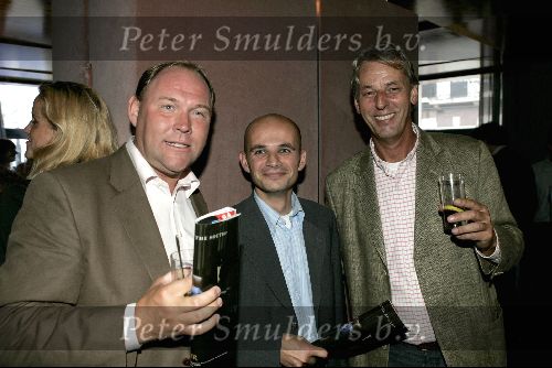 Amsterdam 25 augustus 2004
Presentatie nieuwe blad Zuid .
Makelaar Twan
Peter Smulders bv