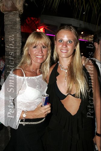 Curacao 13 augustus 2004
Marco Borsato optreden op Mambo Beach. Fam Veldhoen