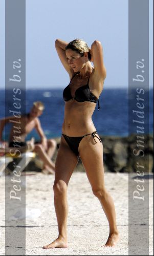 Curacao 12 augustus 2004
Wendy v Dijk bij Zanzibar.