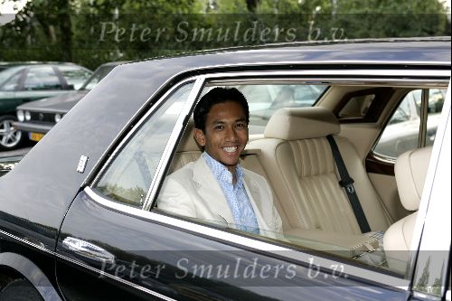 Amsterdam 3 augustus 2004
Premiere circus Renz. 
Wibi Soerjadi met broer en vriendin in Bentley