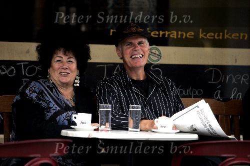 Amsterdam 21 augustus 2005
Ad Visser met vrouw op terras.