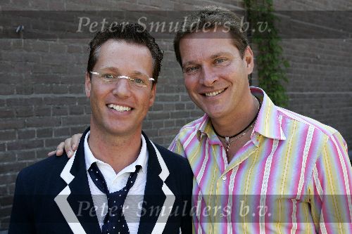Amsterdam 17 augustus 2005
Perspresentatie rtl bij restaurant Rijk v Amsterdam.
Rudolph v Veen en Albert Verlinde