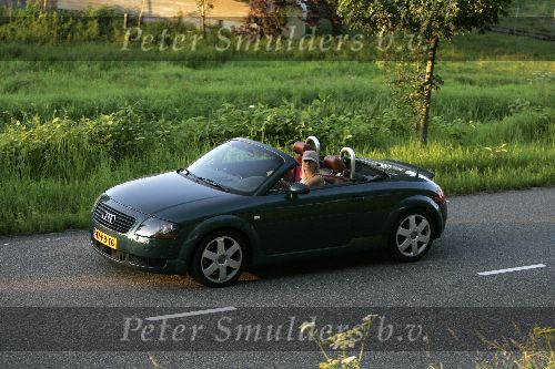 Weesp 2 augustus 2005
Anouk Smulders in audi tt cabrio