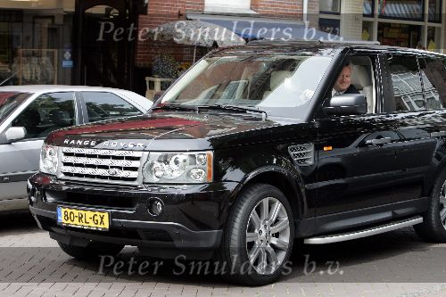 Amsterdam 24 augustus 2005
Bram Moszkowicz in zijn Range Rover sport