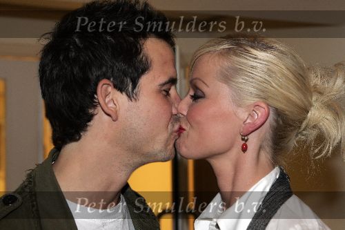 Aalsmeer 24 augustus 2005
Big Brother V bij endemol met Bridget Maasland 
Bridget met Pepijn kussend