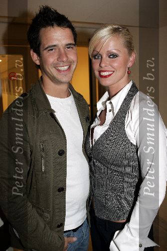 Aalsmeer 24 augustus 2005
Big Brother V bij endemol met Bridget Maasland 
Bridget met Pepijn