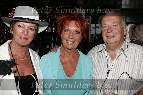 Amsterdam 30 augustus 2005
Presentatie dvd Johnny Jordaan.
Ria Valk Rob v d Meerkerk en Carry Tefsen.