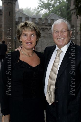 St oedenrode 23 augustus 2005
Trouwen pieter v d Hoogenband en Minoush.
Cees Rein v d Hoogenband met Astrid