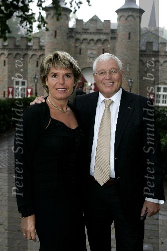 St oedenrode 23 augustus 2005
Trouwen pieter v d Hoogenband en Minoush.
Cees Rein v d Hoogenband met Astrid