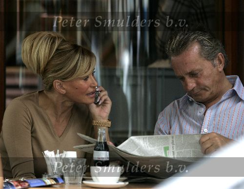 Amsterdam 20 augustus 2005
Hans Breukhoven met Connie Breukhoven en Edwin op terras bij v Dam