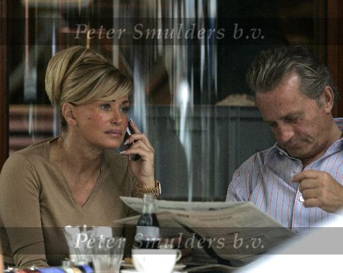 Amsterdam 20 augustus 2005
Hans Breukhoven met Connie Breukhoven en Edwin op terras bij v Dam. gsm