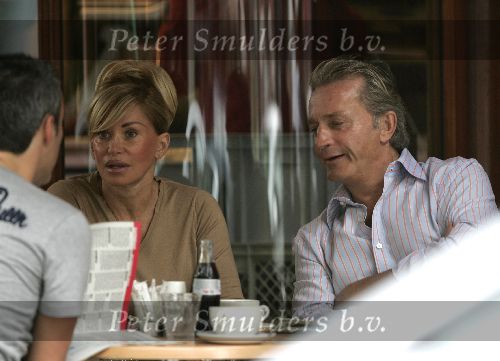 Amsterdam 20 augustus 2005
Hans Breukhoven met Connie Breukhoven en Edwin op terras bij v Dam
