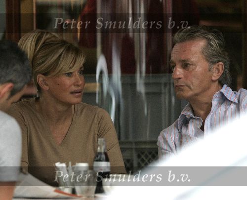Amsterdam 20 augustus 2005
Hans Breukhoven met Connie Breukhoven en Edwin op terras bij v Dam
