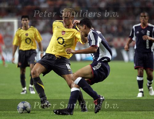Amsterdam 27 juli 2005
Ajax-Arsenal 0-1 tijdens amsterdam tournament.
Dennis Bergkamp en Hedwiges Maduro