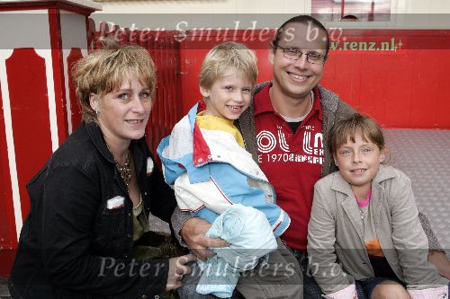 Amsterdam 9 augustus 2005
Premiere Circus Renz in Amsterdam.
Dennis Mulder met gezin.