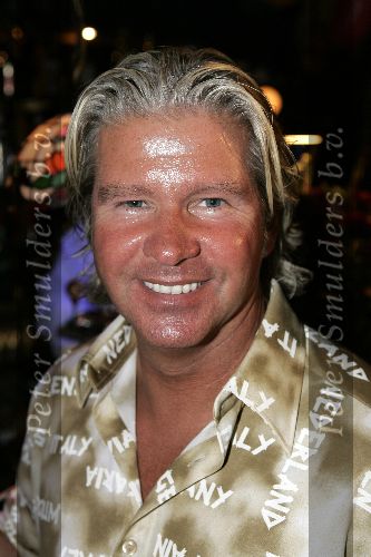 Amsterdam 30 augustus 2005
Presentatie dvd Johnny Jordaan.
 Dries Roelvink