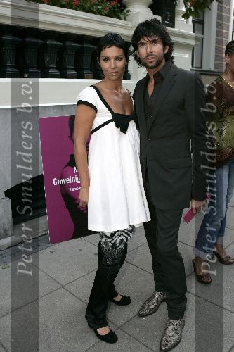 Amsterdam 31 augustus 2005
Presentatie Glamour en Lady card in Amstel hotel.
Dyanne Beekman met Mari v d Ven