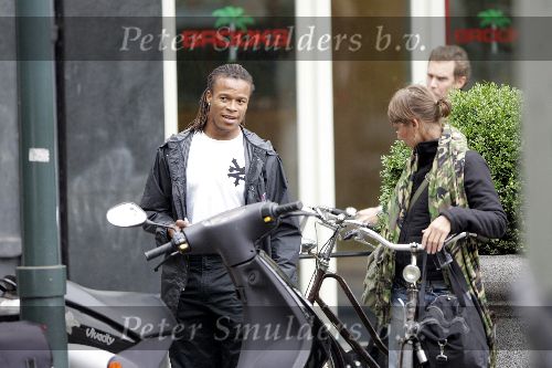 Amsterdam 10 augustus 2005
Edgar Davids doet boodschappen op cornelis Schuytstraat