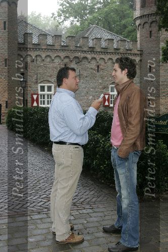 St. Oedenrode, 23 Augustus 2005
Pieter v d Hoogenband enkele uren voordat hij ging trouwen met
Minouche v d Hoogenband wordt hier geintervieuwd door Edwin Bredius