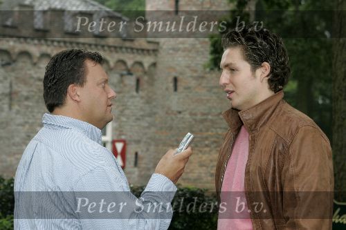 St. Oedenrode, 23 Augustus 2005
Pieter v d Hoogenband enkele uren voordat hij ging trouwen met
Minouche v d Hoogenband wordt hier geintervieuwd door Edwin Bredius
