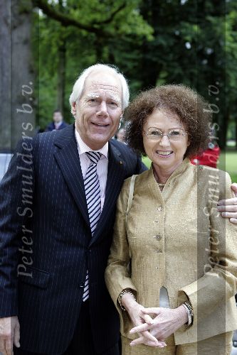 Apeldoorn 25 augustus 2005
Trouwen Prins Pieter Christiaan en Anita v Eijk.
Eef Brouwers met vrouw