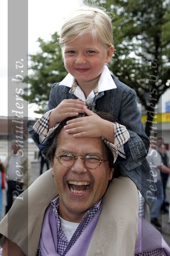 Amsterdam 9 augustus 2005
Premiere Circus Renz in Amsterdam.
Emile Ratelband met dochter Beau Emee