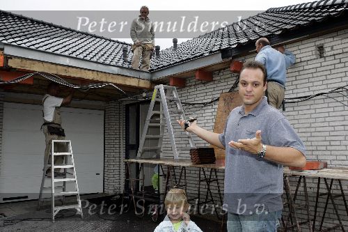 Fijnaart 23 augustus 2005
Frans Bauer verbouwing huis