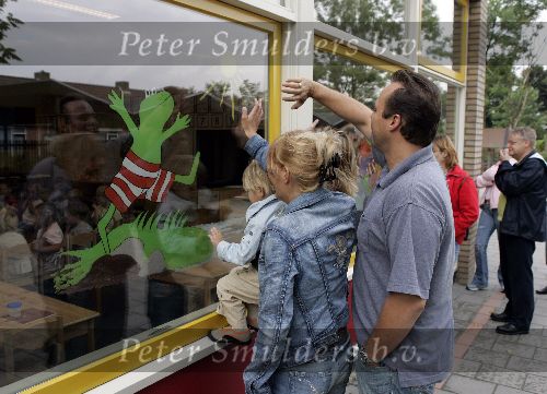 Fijnaart 23 augustus 2005
Christiaan Bauer voor het eerst naar school met broer Jan en Frans Bauer en Mariska Bauer
