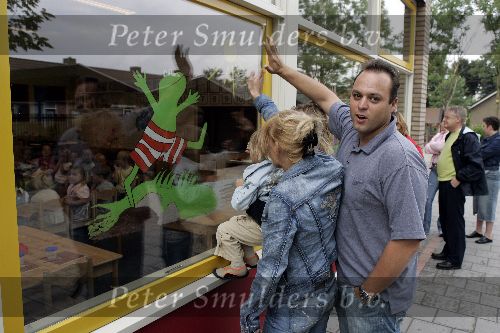 Fijnaart 23 augustus 2005
Christiaan Bauer voor het eerst naar school met broer Jan en Frans Bauer en Mariska Bauer