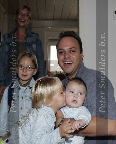 Fijnaart 23 augustus 2005
Christiaan Bauer voor het eerst naar school met broer Jan en Frans Bauer en Mariska. Frans Bauer jr