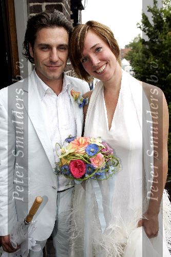 Aarle Rixtel 20 augustus 2005
Trouwen Nienke Romer met Frederik Brom.
kussend