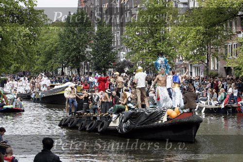 Amsterdam 6 augustus 2005
Gay parade door de grachten van Amsterdam.
