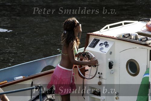 Amsterdam 31 augustus 2005
Georgina Kwayke met nieuwe vriend varen op boot door grachten