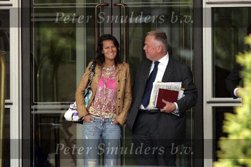 Amsterdam 9 augustus 2005
Harry mens verlaat het Hilton met zijn vriendin
