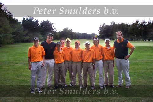 Bristol, 10 augustus 2005
Junior Smulders samen met 6 andere spelers en hun coaches John Vingoe en Joost Steenkamer tijdens zijn eerste buitenlandse trip