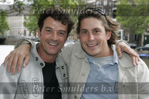Amsterdam 8 augustus 2005
Reunie sterrenslag met boot in amsterdam.
Jurgen Smit en klusjesman eigen huis en tuin