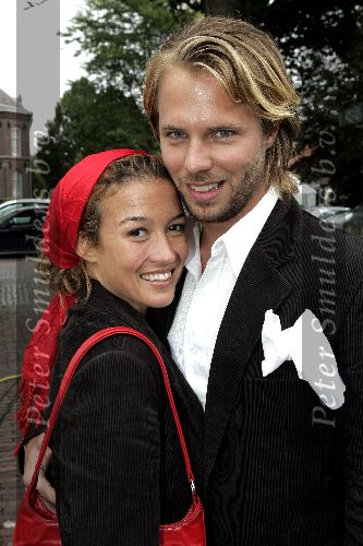 Aarle Rixtel 20 augustus 2005
Katja Schuurman met hoofddoekje en Thijs Romer