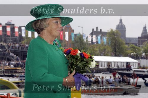 Amsterdam 20 augustus 2005
Koningin Beatrix doopt Beatrix catemaran voor het prinses Beatrix fonds op Sail 2005