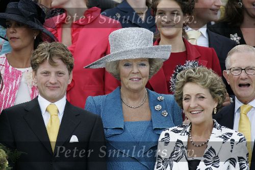 Apeldoorn 25 augustus 2005
Trouwen Prins Pieter Christiaan en Anita v Eijk.
Koningin Beatrix
Prinses Margriet en Pieter v Vollenhoven
