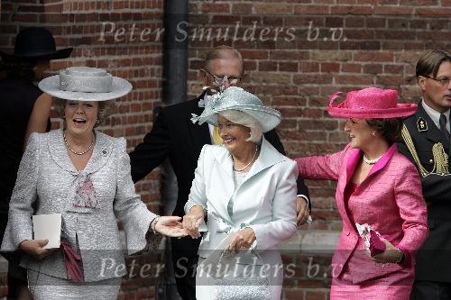 Noordwijk 27 augustus 2005
Trouwen Prins Pieter Christiaan en Anita v Eijk.
Prinses Margriet met Koningin Beatrix en moeder van Anita