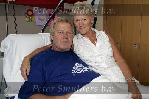 Almere 17 augustus 2005
Koos Alberts met zijn vrouw Joke in het ziekenhuis na gebroken been