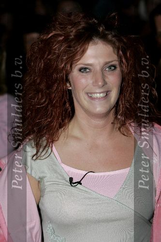 Aalsmeer 24 augustus 2005
Big Brother V bij endemol met Bridget Maasland en Ruud de Wild
Linda BB met tatoo