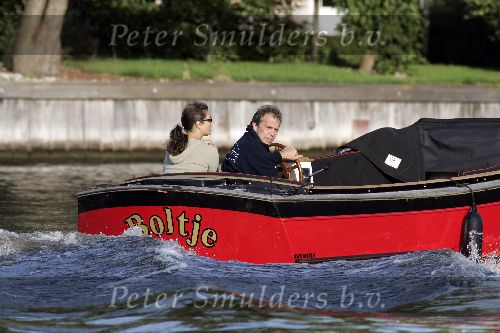 Weesp 28 augustus 2005
Maarten Spanjer varen met boot met dochter Paul Huf.
