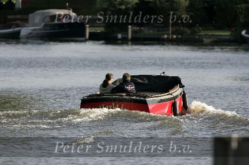 Weesp 28 augustus 2005
Maarten Spanjer varen met boot met dochter Paul Huf.