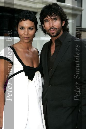 Amsterdam 31 augustus 2005
Presentatie Glamour en Lady card in Amstel hotel.
Dyanne Beekman met Mari v d Ven
